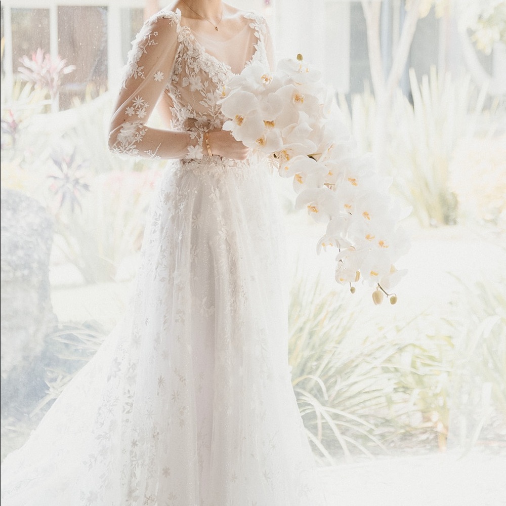 Galia Lahav dress. G-408. Size 2 worn once. No damage to the dress.